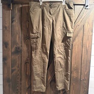 Boden Seam Detail Cargo Pants